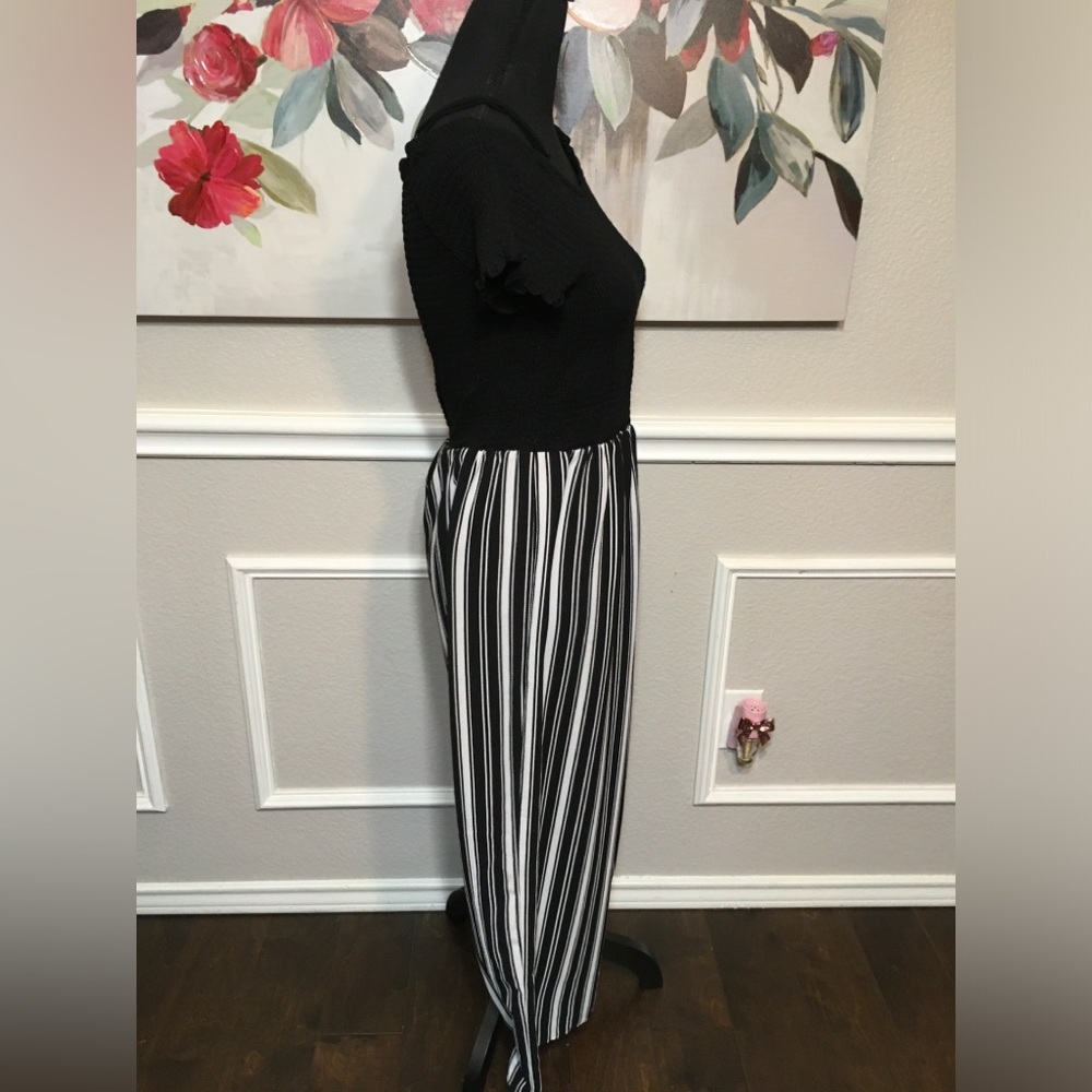 Black and White Wide Leg Jumpsuit NWOT - Picture 8 of 11